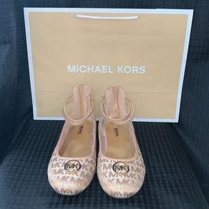MICHAEL KORS FLATS